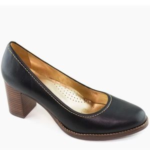 Brand new Marc Joseph NYC Pumps. They are just a little too loose for my foot,